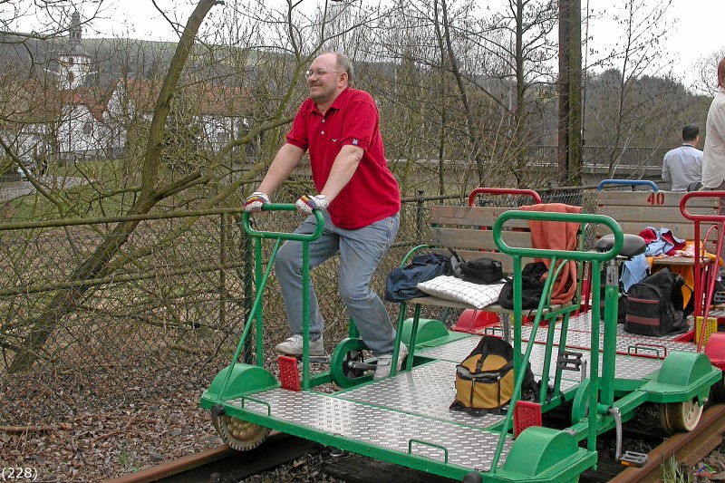 Bahn 228.jpg - Fotohalt auf der Strecke bei Odenbach.